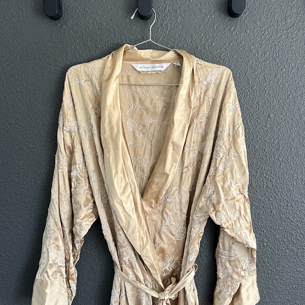 Vintage Victoria’s Secret silk long robe with pockets